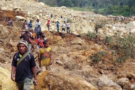 Deslizamento de terra atingiu uma aldeia de Yambali, no norte da Papua-Nova Guiné