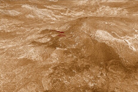 Rastros de Lava na superfície de Vênus (Foto: IRSPS)