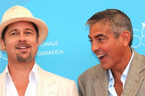 Pitt y Clooney presentarán la comedia Wolfs.