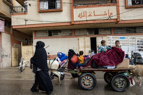 Palestinians leave eastern Rafah as Israel orders evacuations