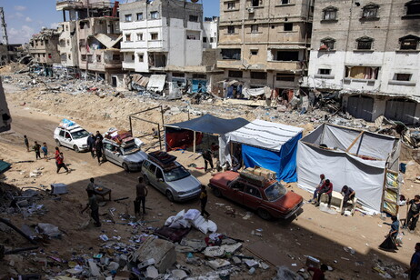 Palestinos fogem de Rafah após ordem de evacuação