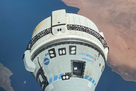 La navetta Starliner agganciata alla Stazione Spaziale Internazionale (fonte: Nasa vis Twitter)
