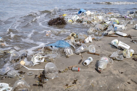 Demasiados residuos en el Mediterráneo, imágenes satelitales de alarma