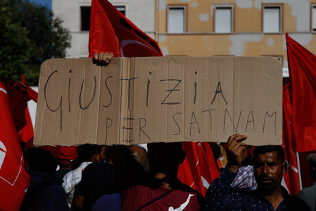 Manifestação após morte de Satnam Singh em Latina, no Lazio