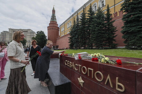 Homenagens em Moscou a vítimas de ataques em Sebastopol