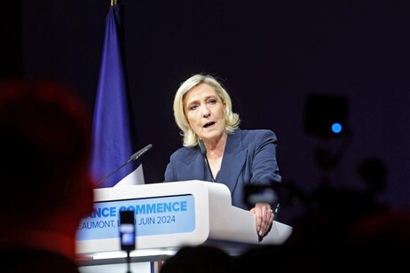 Marine Le Pen discursa após vitória em primeiro turno de eleição legislativa