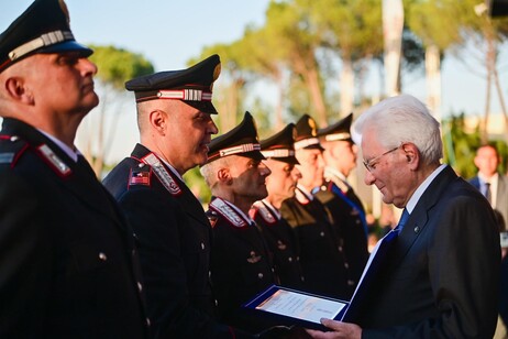 Cerimônia marca 210 anos da fundação da Arma dos Carabineiros na Itália
