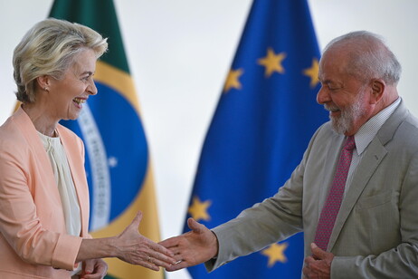 Ursula von der Leyen e Lula durante encontro em junho de 2023, em Brasília