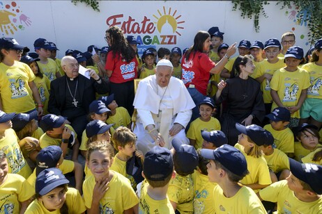Papa se reuniu com crianças do centro de verão do Vaticano