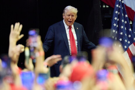 Donald Trump durante comício em Michigan