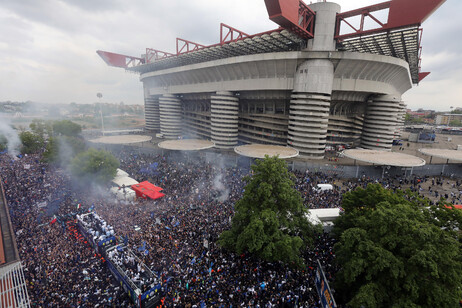 Italia necesita renovar sus estadios