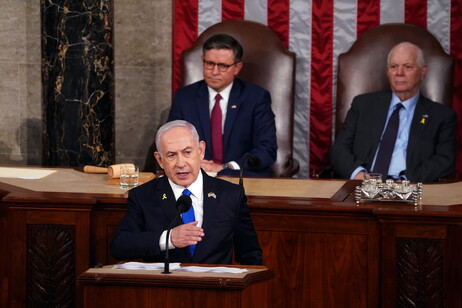 Premiê de Israel foi recebido no Congresso dos EUA