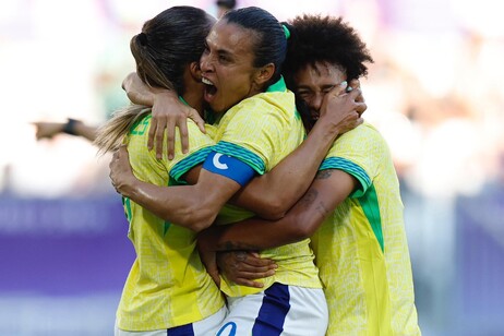 Marta foi a responsável pelo passe que originou o gol do Brasil contra a Nigéria