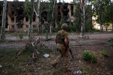 Destruição provocada por ataques russos em Donetsk, leste da Ucrânia
