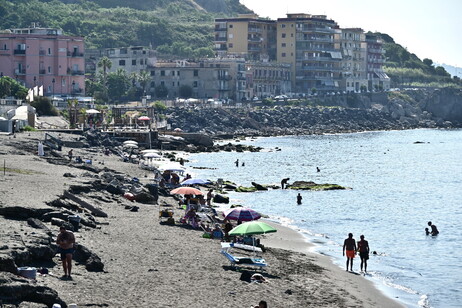Praia em Pozzuoli, na região dos Campi Flegrei
