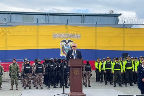 El embajador Davoli en la ceremonia.