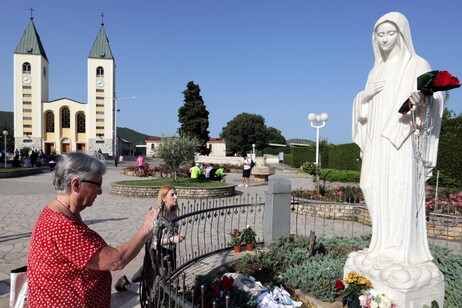 Rezo en un lugar de Bosnia y Herzegovina