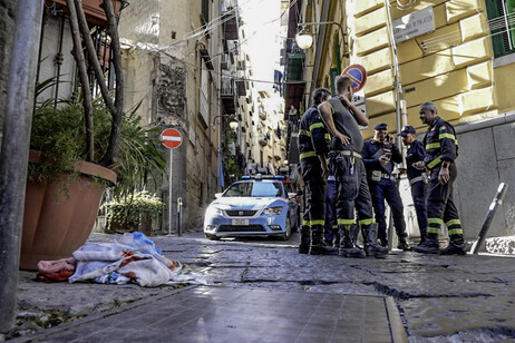 Autoridades investigam o caso no local do acidente