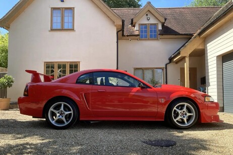 Ford Mustang SVT Cobra R