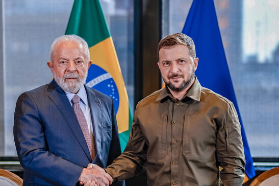 O presidente Lula e seu homólogo ucraniano Volodymyr Zelensky