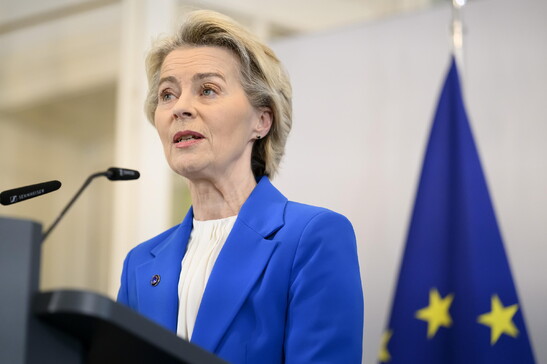 Von der Leyen ricorda Delors: "Ci ispira a lavorare per l'unità"