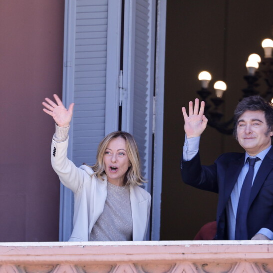 Giorgia Meloni e Javier Milei durante encontro em Buenos Aires