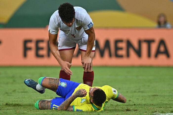Com golaço no fim, Brasil sofre empate da Venezuela e perde liderança das  Eliminatórias