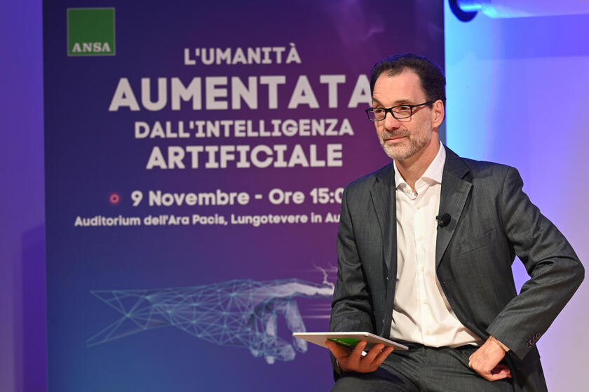 L 'umanita ' aumentata dall 'Intelligenza Artificiale - RIPRODUZIONE RISERVATA