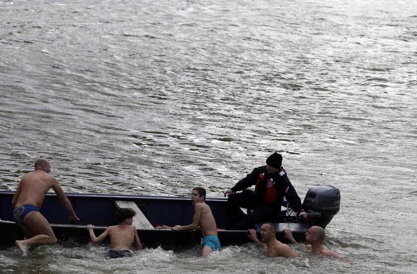 Epiphany swimming in Belgrade © ANSA/EPA