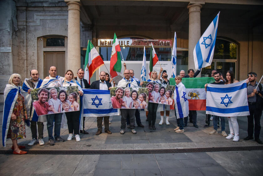 A Milano presidio per Israele al Memoriale della Shoah