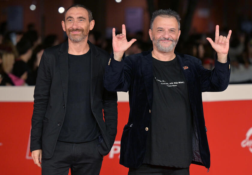 Personalidades passam pelo tapete vermelho da Festa de Cinema de Roma (ANSA/ETTORE FERRARI)
