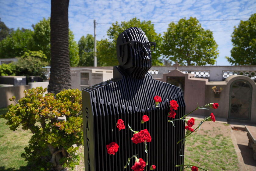 ViÃ±a del Mar Cemetery inaugurates memorial in honor of Salvador Allende