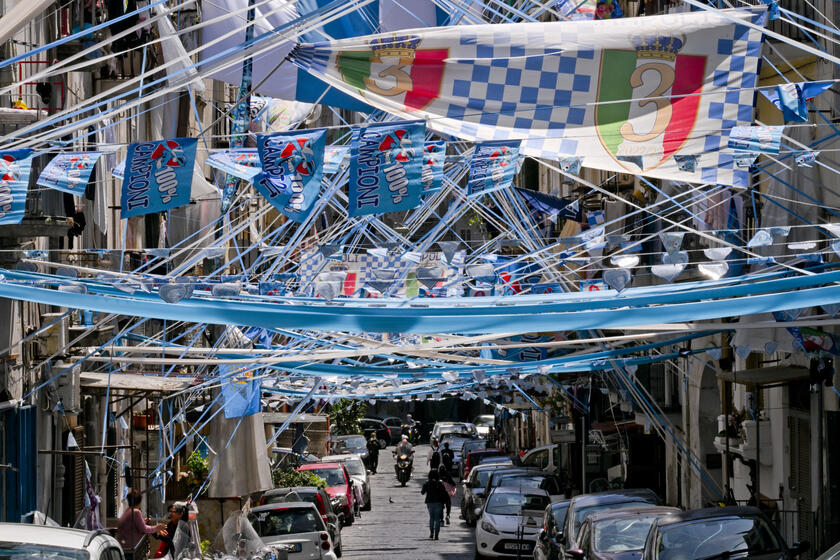 Napolitanos já estão se preparando para festejar título