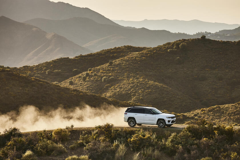 Nuova Jeep Grand Cherokee - RIPRODUZIONE RISERVATA