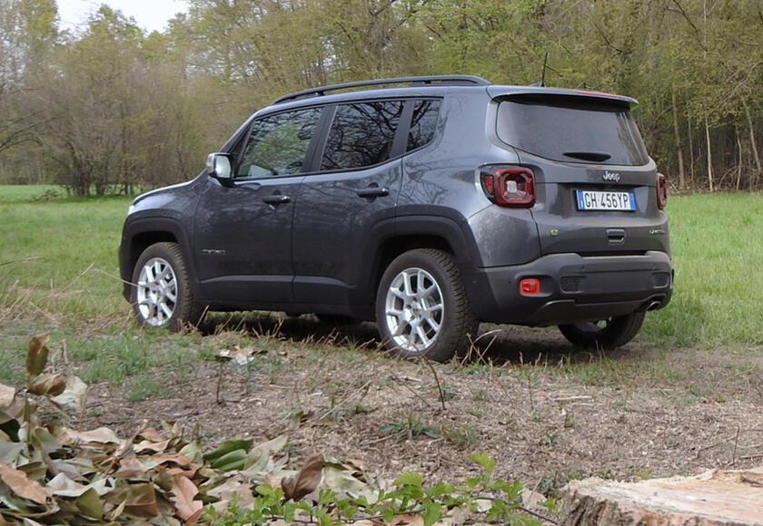 Jeep Renegade e-Hybrid - RIPRODUZIONE RISERVATA