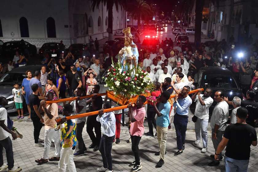 Tunisi:a La Goulette la processione della Madonna di Trapani - RIPRODUZIONE RISERVATA