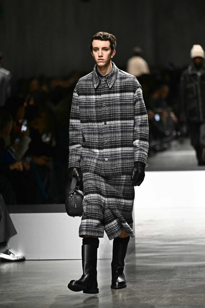 Il kilt scozzese ispira il nuovo uomo Fendi © ANSA/AFP