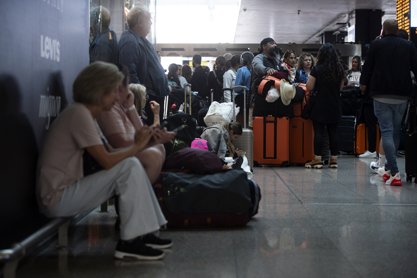 ++ Trenitalia,ripresa circolazione treni ma molto rallentata ++