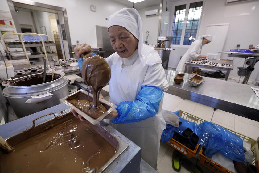 Christmas sweets production at the Abbey Notre Dame de la Paix