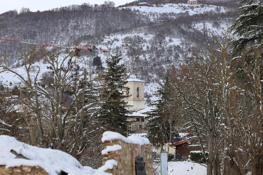 Intensa nevicata sull'Appennino, freddo intenso a Norcia