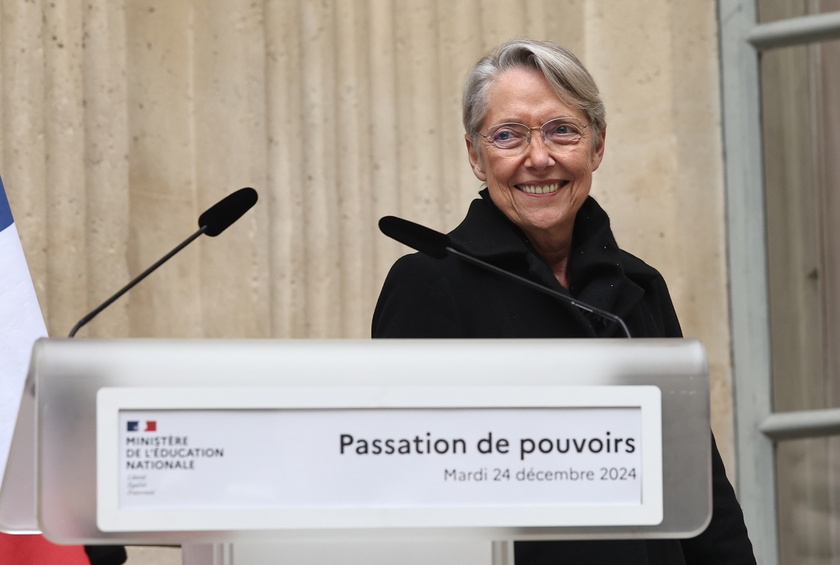 Handover ceremonies after government reshuffle in France 