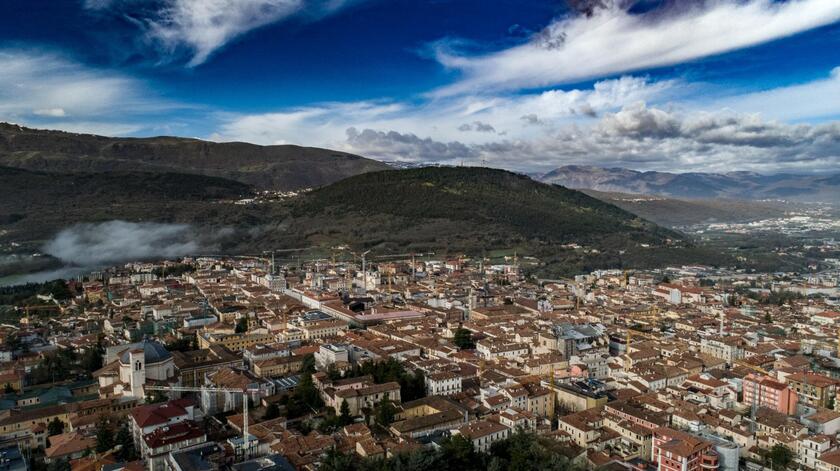 Una veduta aerea della città. Crediti Foto comune dell 'Aquila - RIPRODUZIONE RISERVATA