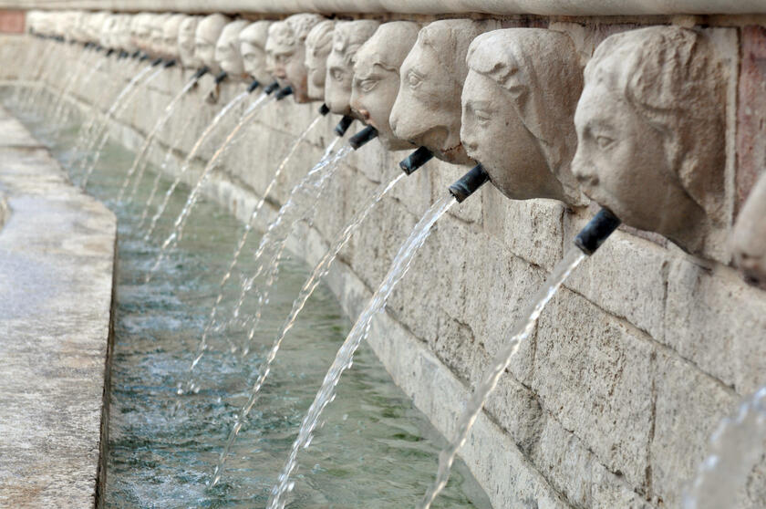 La fontana delle 99 cannelle - RIPRODUZIONE RISERVATA