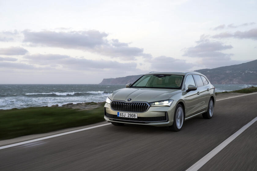 Nuova Skoda Superb Wagon - RIPRODUZIONE RISERVATA