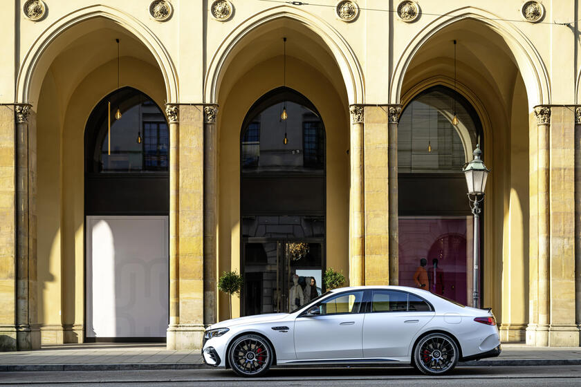 Mercedes-AMG E 53 Hybrid 4Matic+