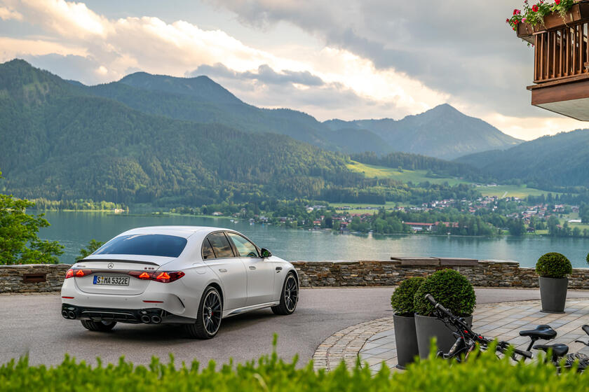 Mercedes-AMG E 53 Hybrid 4Matic+