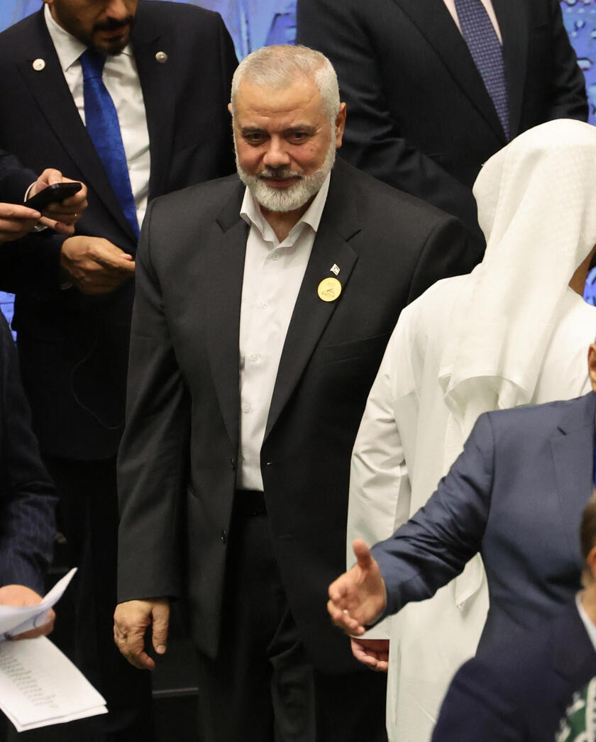 &gt;ANSA-FOCUS/ Iran, Pezeshkian giura con i capi di Hamas e Houthi