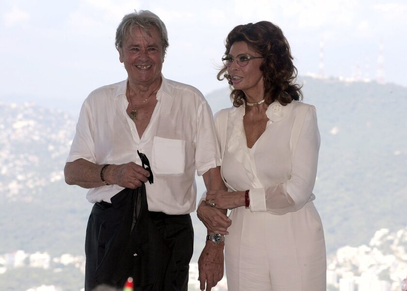 Delon junto a Sophia Loren, en el Festival de Acapulco