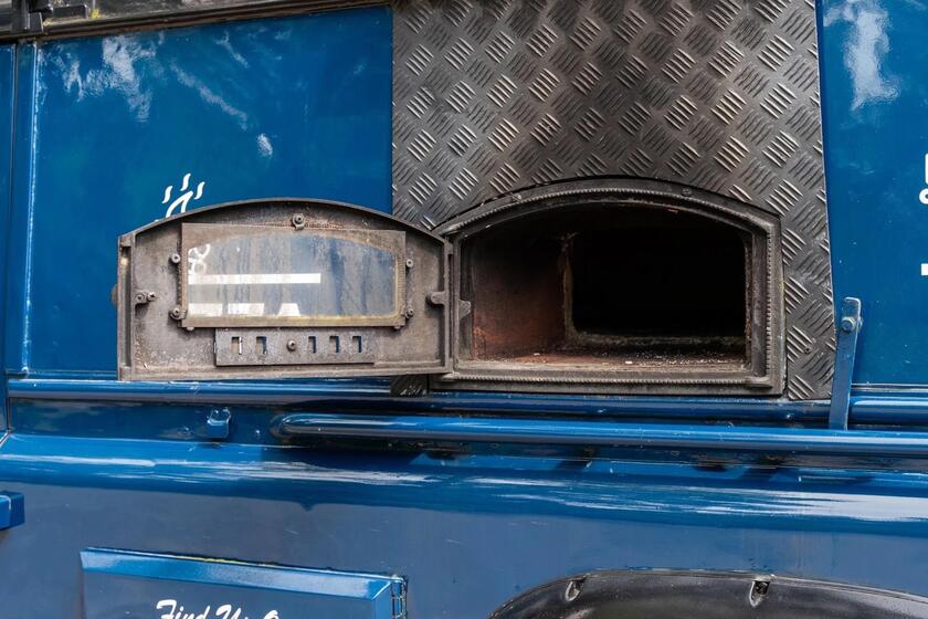 Land Rover Defender ‘Pizza Overland’