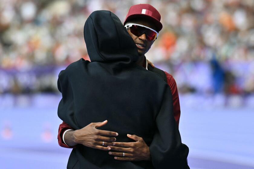 Parigi: Tamberi primo errore a 2.27, poi 'soccorre' Barshim